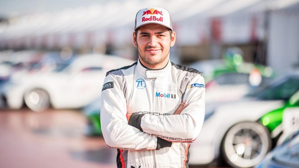 Ayhancan Güven galibiyetle başladı