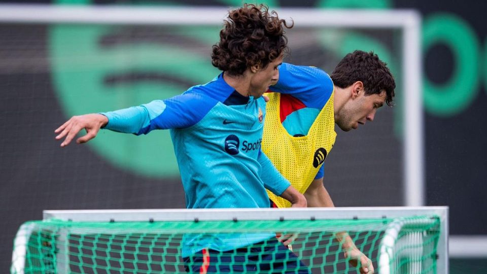 Emre Demir Barcelona A Takım idmanında