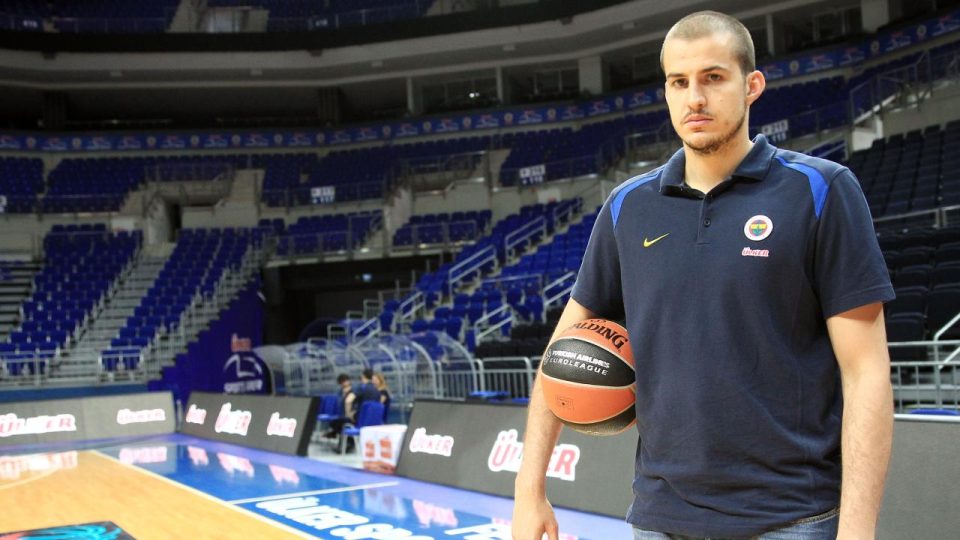 Fenerbahçe Bekolu Bjelica 1 ay forma giyemeyecek
