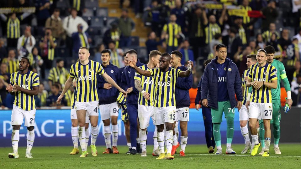 Fenerbahçe liderlik mücadelesi son haftaya taşındı