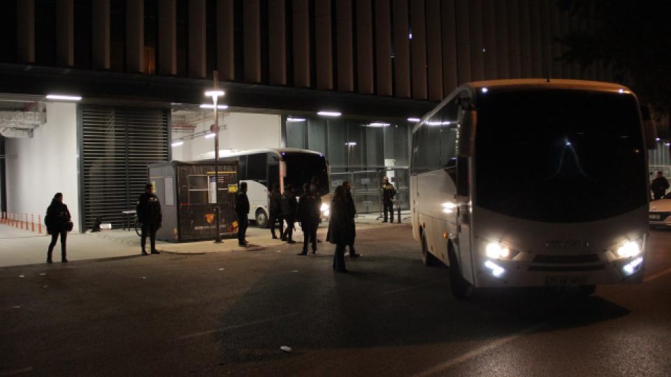 Altaylı futbolcular stattan ayrıldı