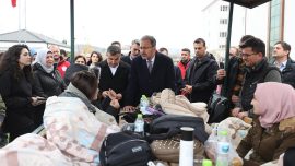 Bakan Kasapoğlu depremin yaşandığı Düzce’de incelemede bulundu