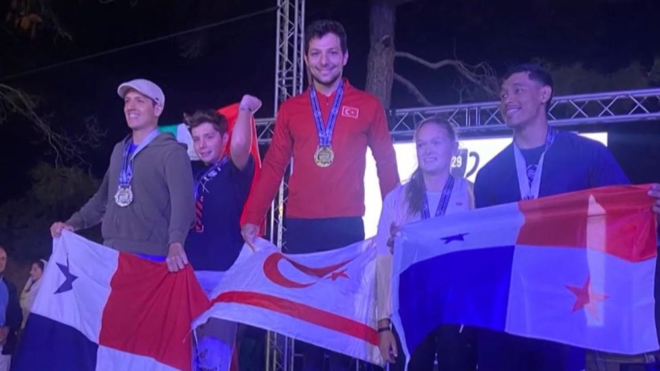 Kıbrıslı Türk Sporcu: Bayrağımızı dalgalandırdığım için mutluyum