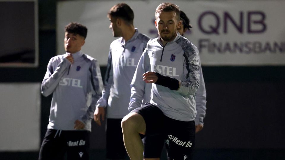 Trabzonspor lige verilen arada antrenmanlarını sürdürüyor