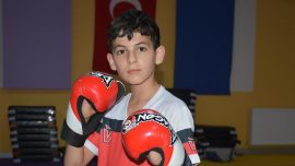 Depremzede kick boksçu Zekeriya Hamza’nın hedefi Avrupa şampiyonluğu